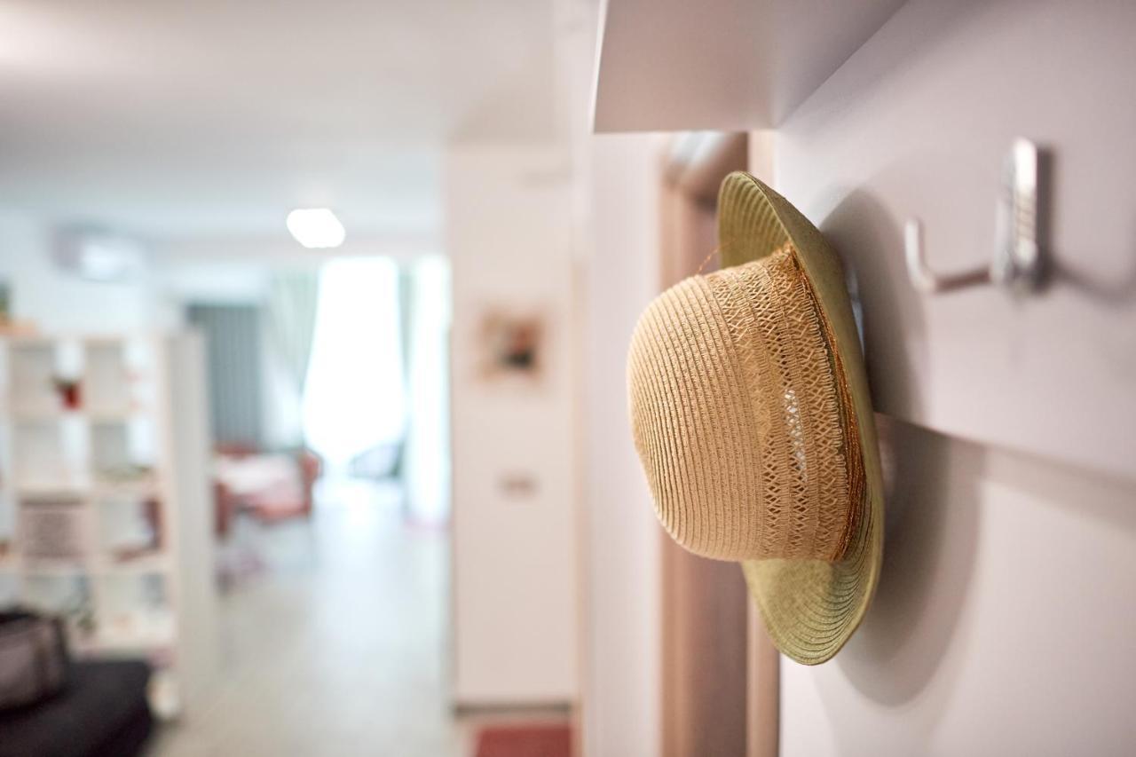 Sun Fantasea Apartment Spa N Pool Beach Resort Неводарі Екстер'єр фото